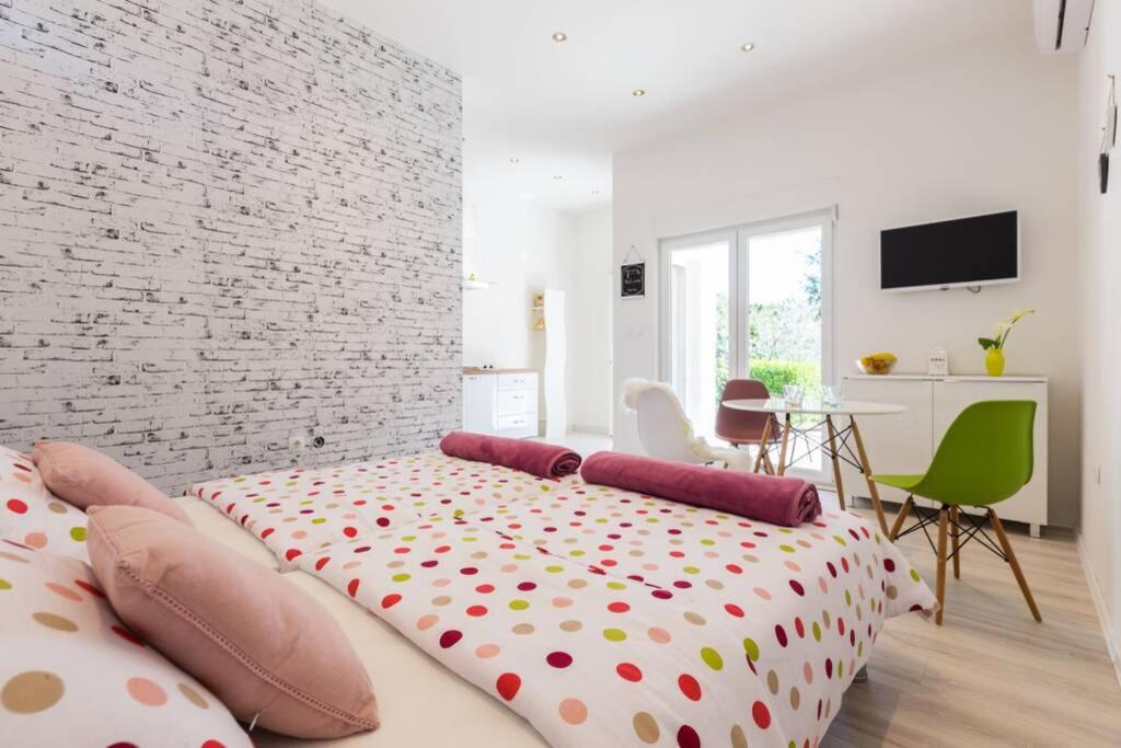 Candy Ap.-Near Center,Bus,Beach+Free Parking Place زادار المظهر الخارجي الصورة