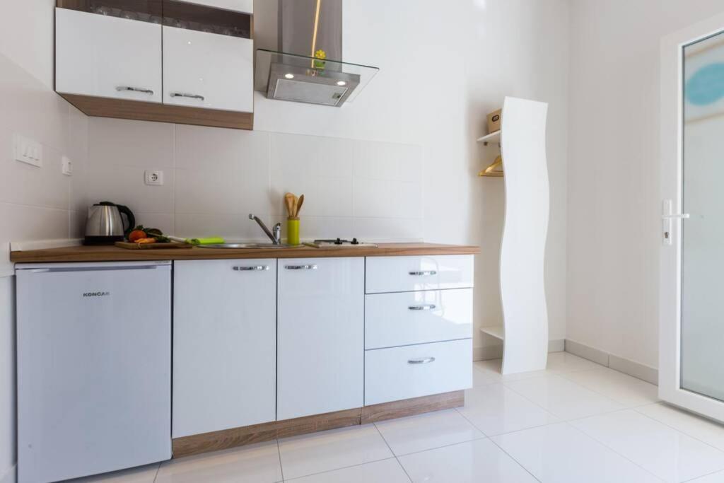 Candy Ap.-Near Center,Bus,Beach+Free Parking Place زادار المظهر الخارجي الصورة