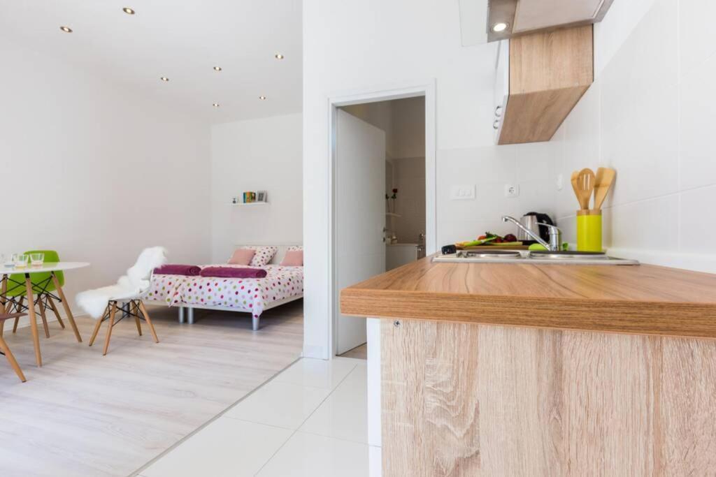 Candy Ap.-Near Center,Bus,Beach+Free Parking Place زادار المظهر الخارجي الصورة