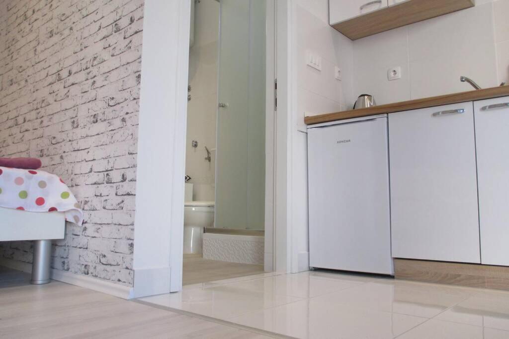 Candy Ap.-Near Center,Bus,Beach+Free Parking Place زادار المظهر الخارجي الصورة